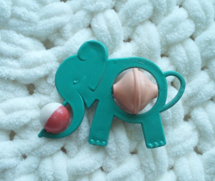 Дитяча ретро іграшка брязкальце слон